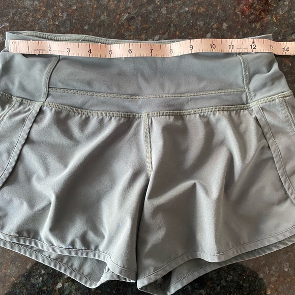 green lululemon speed up shorts - Picture 5 of 6